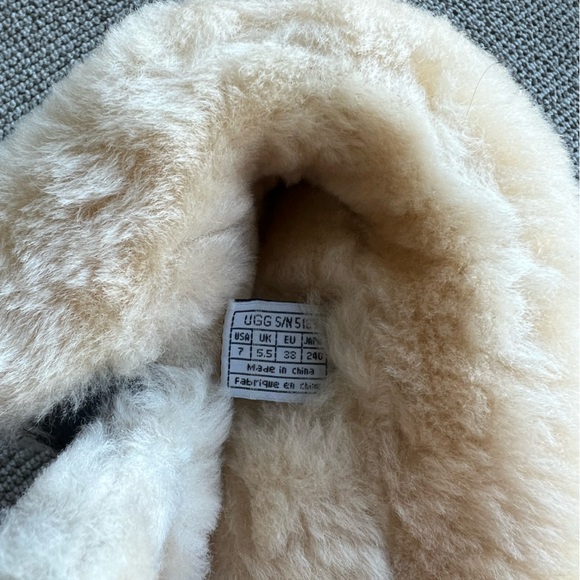 Never been worn grey Uggs - Picture 4 of 5